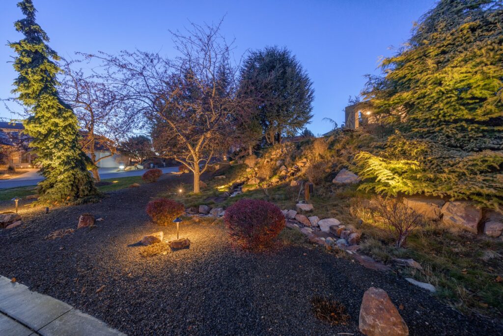 How Accent Lighting Highlights Your Favorite Landscape Features How Accent Lighting Highlights Your Favorite Landscape Features