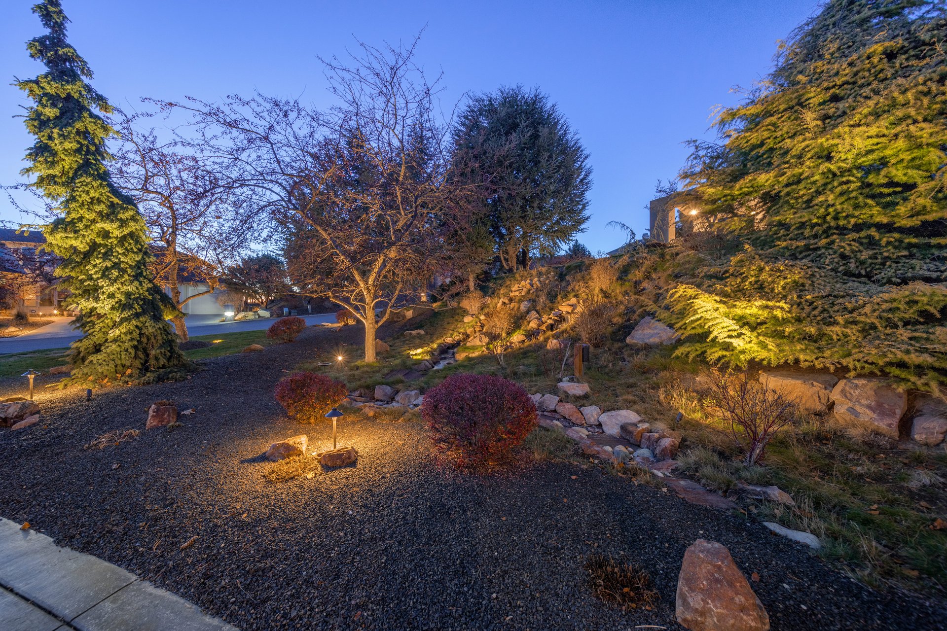 How Accent Lighting Highlights Your Favorite Landscape Features How Accent Lighting Highlights Your Favorite Landscape Features